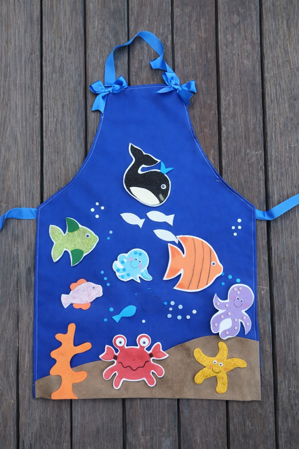 Delantal Infantil Artesanal Didáctico con Figuras en Goma Eva – Ideal para Juegos y Escuela